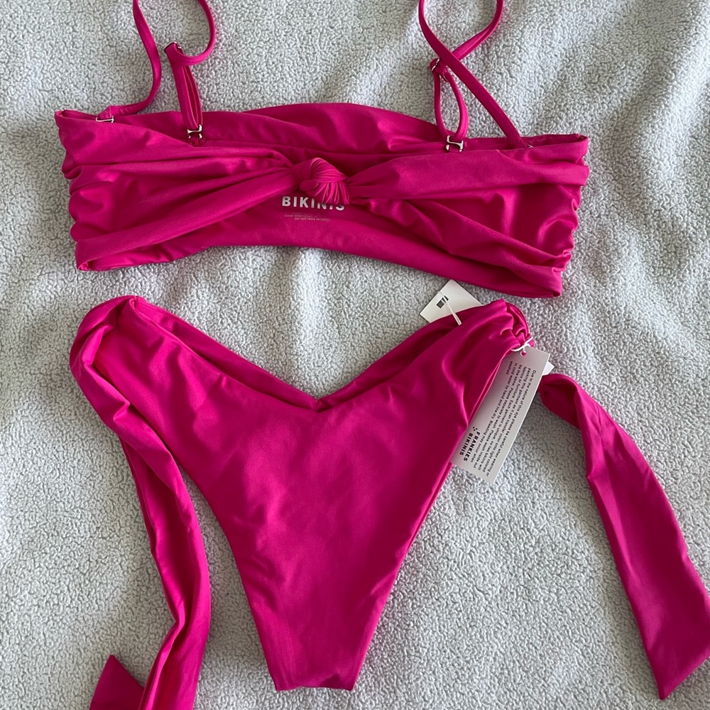Frankie’s bikinis magenta set in XS
